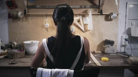 Free Stock Video Woman Working In Pottery Workshop Live Wallpaper - Free Live Wallpaper