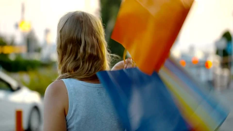 Free Stock Video Woman With Paper Shopping Bags Live Wallpaper - Free Live Wallpaper