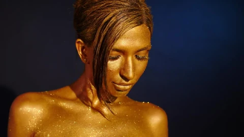 Free Stock Video Woman With Golden Body Paint With Glitters Live Wallpaper - Free Live Wallpaper