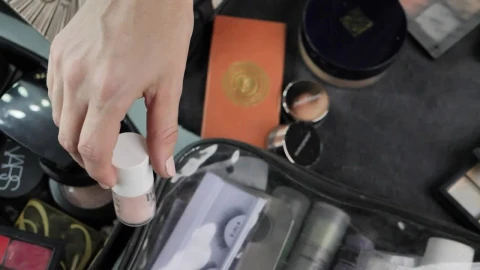 Free Stock Video Woman Taking A Small Jar With Makeup Live Wallpaper - Free Live Wallpaper