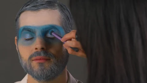 Free Stock Video Woman Putting Makeup On A Man With A Winter Style Live Wallpaper - Free Live Wallpaper