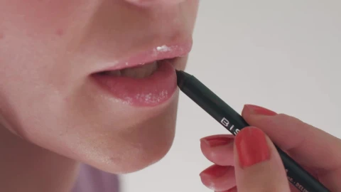 Free Stock Video Woman Painting Her Lips Live Wallpaper - Free Live Wallpaper