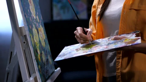 Free Stock Video Woman Painting A Picture With Brush Close Up Live Wallpaper - Free Live Wallpaper