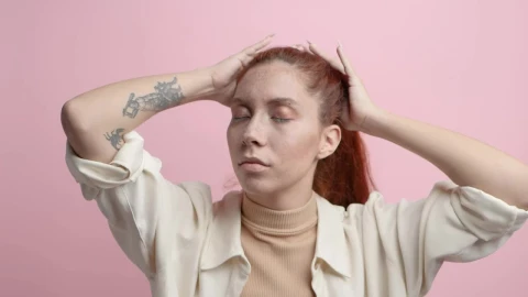 Free Stock Video Woman On A Pink Background Slowly Moving Her Hair Live Wallpaper - Free Live Wallpaper