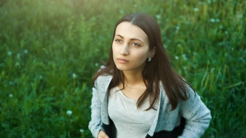 Free Stock Video Woman Looking At The Sky With Hope Live Wallpaper - Free Live Wallpaper