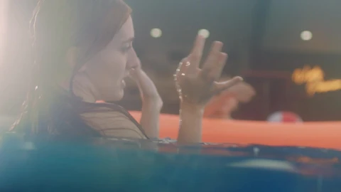 Free Stock Video Woman In The Pool With Her Friends Live Wallpaper - Free Live Wallpaper