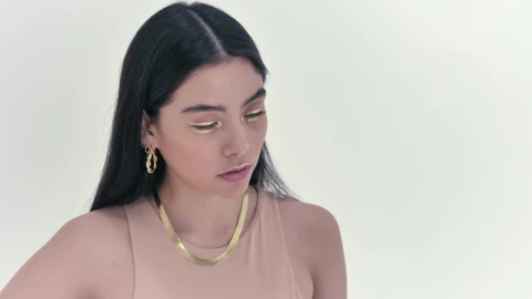 Free Stock Video Woman In An Elegant Dress At A Photoshoot Live Wallpaper - Free Live Wallpaper