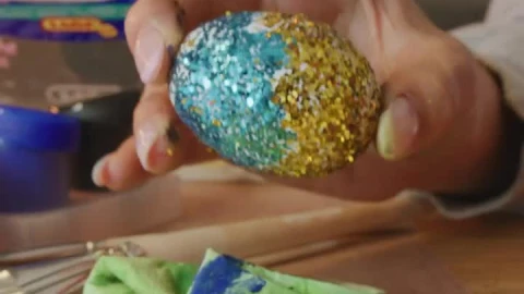 Free Stock Video Woman Gluing Glitter To An Easter Egg Live Wallpaper - Free Live Wallpaper