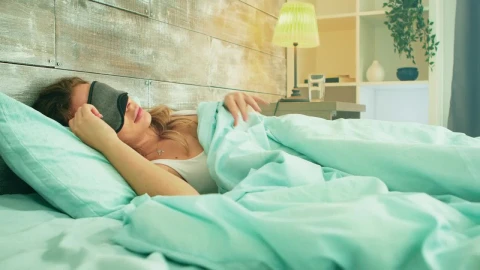 Free Stock Video Woman Getting Out Of Bed In The Morning Live Wallpaper - Free Live Wallpaper