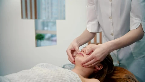 Free Stock Video Woman Getting A Face Massage In A Spa Live Wallpaper - Free Live Wallpaper