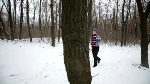 Free Stock Video Woman Exercising In A Winter Forest Live Wallpaper - Free Live Wallpaper