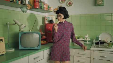 Free Stock Video Woman Eating A Popsicle Live Wallpaper - Free Live Wallpaper
