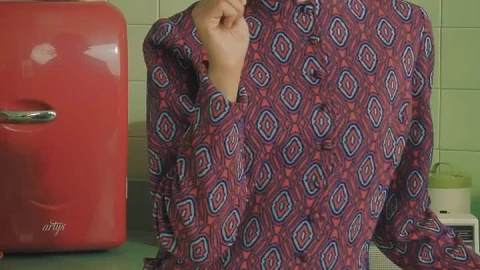Free Stock Video Woman Eating A Popsicle In The Kitchen Live Wallpaper - Free Live Wallpaper