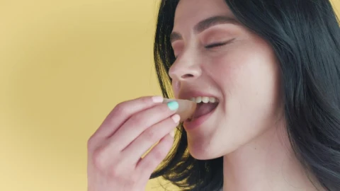 Free Stock Video Woman Eating A Chocolate Egg Live Wallpaper - Free Live Wallpaper