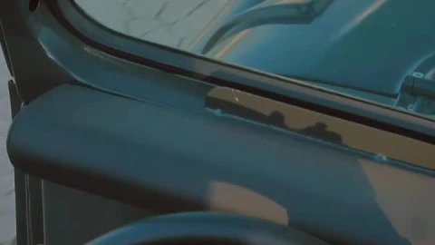 Free Stock Video Woman Driving A Jeep Close Up To Her Hands Live Wallpaper - Free Live Wallpaper
