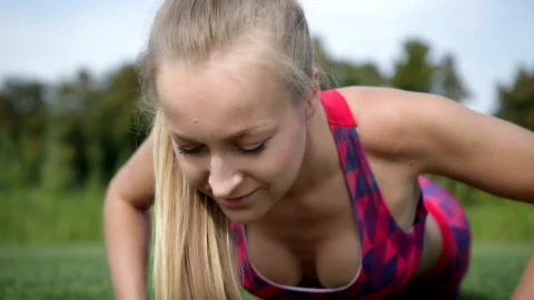 Free Stock Video Woman Doing Push Ups Close Up Shot Live Wallpaper - Free Live Wallpaper