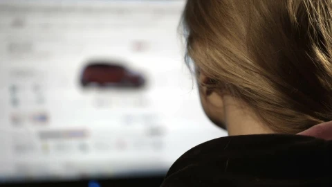 Stock Footage Woman Browsing Cars Online Live Wallpaper - Free Live Wallpaper