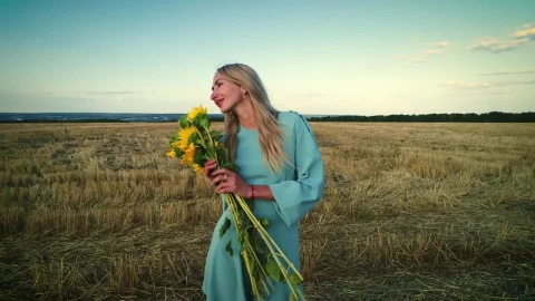Stock Footage Woman And Sunflowers In The Countryside Live Wallpaper - Free Live Wallpaper