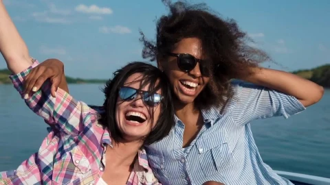 Stock Footage Young Women Enjoying The Speedboat Trip Live Wallpaper Free - Free Live Wallpaper