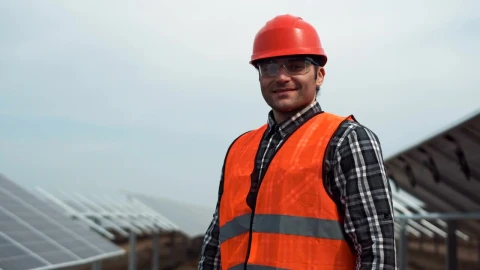 Stock Footage Worker Posing In A Solar Panel Field Live Wallpaper Free - Free Live Wallpaper