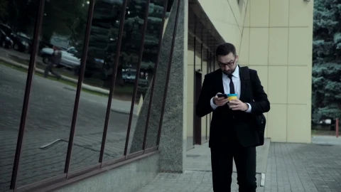 Stock Footage Young Business Man Helping Homless In The Street Live Wallpaper Free - Free Live Wallpaper