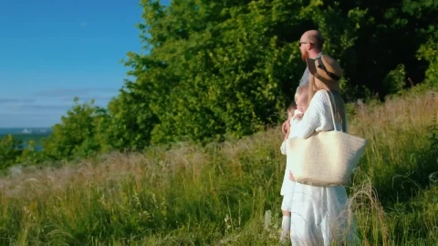 Stock Footage Young Family Walking In The Valley Live Wallpaper Free - Free Live Wallpaper