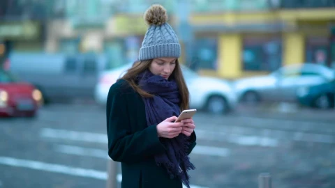 Stock Footage Young Woman On The Street Texting On Her Phone Live Wallpaper Free - Free Live Wallpaper