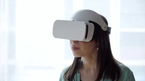 Stock Footage Woman Looking Around In Vr Glasses Live Wallpaper Free - Free Live Wallpaper