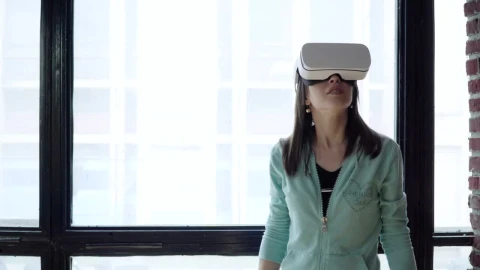 Stock Footage Woman Looking Around In Vr Live Wallpaper Free - Free Live Wallpaper