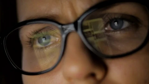 Stock Footage Woman Eyes Reading Social News Live Wallpaper Free - Free Live Wallpaper