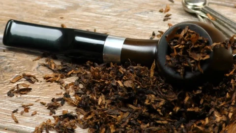 Stock Footage Wooden Pipe Surrounded By Tobacco Live Wallpaper Free - Free Live Wallpaper