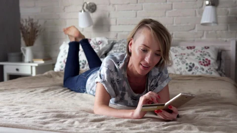 Stock Footage Woman Making A Credit Card Payment Live Wallpaper Free - Free Live Wallpaper