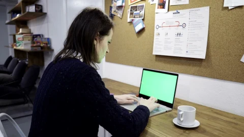 Stock Footage Woman Typing Quickly On A Laptop Live Wallpaper Free - Free Live Wallpaper