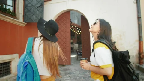 Stock Footage Young Women Tourists Sightseeing In Rome Live Wallpaper Free - Free Live Wallpaper