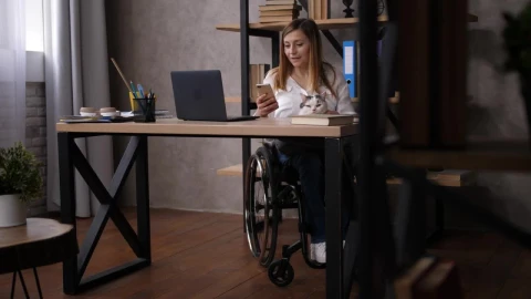 Stock Footage Woman Using Her Phone While Working Live Wallpaper Free - Free Live Wallpaper