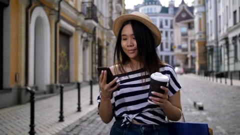 Stock Footage Young Woman Taking A Quick Photo Live Wallpaper Free - Free Live Wallpaper