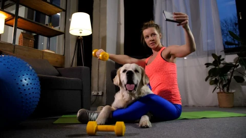 Stock Footage Woman Taking A Selfie After A Workout Live Wallpaper Free - Free Live Wallpaper