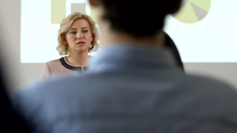 Stock Footage Woman Speaking To An Audience Live Wallpaper Free - Free Live Wallpaper