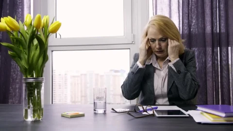 Stock Footage Woman Suffering From A Headache Live Wallpaper Free - Free Live Wallpaper