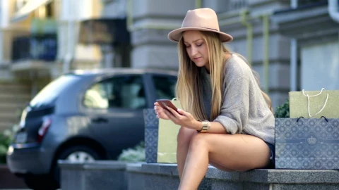 Stock Footage Woman Shopping On Her Phone Live Wallpaper Free - Free Live Wallpaper