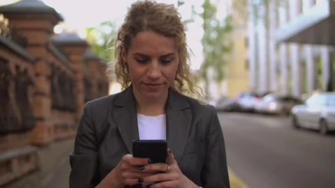 Stock Footage Woman Texting On The Street Live Wallpaper Free - Free Live Wallpaper