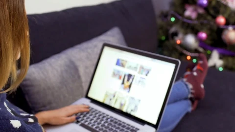Stock Footage Woman Researching On The Computer Live Wallpaper Free - Free Live Wallpaper