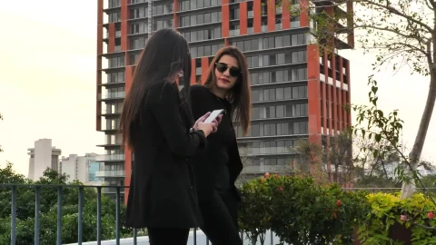 Stock Footage Women Takes A Selfie Live Wallpaper Free - Free Live Wallpaper