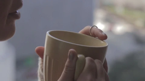 Ree Video Woman Drinking Coffee Video Live Wallpaper - Free Live Wallpaper