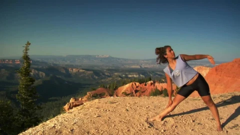 Ree Video Woman Yoga Mountain Summer Video Live Wallpaper - Free Live Wallpaper