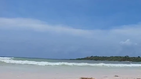 Beach Resort iphone lock screen wallpaper - Free Live Wallpaper