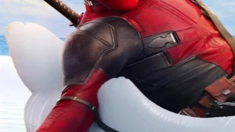 Cool Deadpool Swimming Pool Live Phone Wallpaper - Free Live Wallpaper