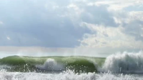 Waves Rushing To The Shore Live Wallpaper - Free Live Wallpaper