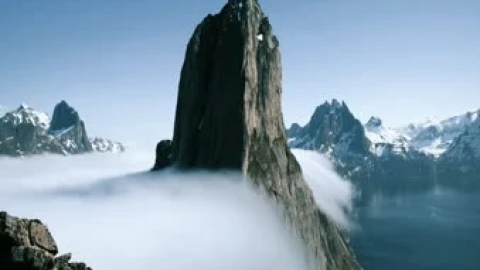 Fogs Over The Mountain Live Wallpaper - Free Live Wallpaper