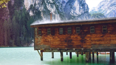 Lago di Braies HD Live Wallpaper - Free Live Wallpaper